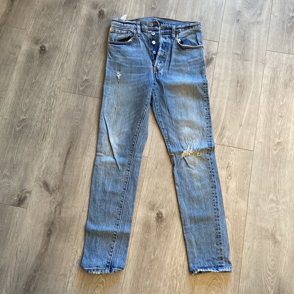 Levi’s 501 Cigarette - Picture 2 of 2